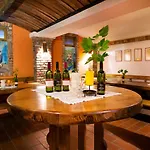 ゲストハウス Gostisce - Stari Hrast 3*