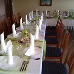 Gostisce - Stari Hrast ゲストハウス