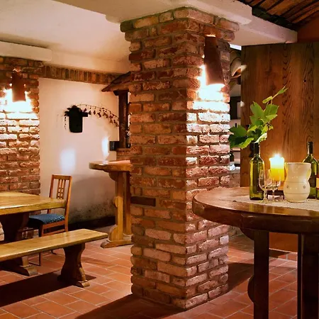 Gostisce - Stari Hrast