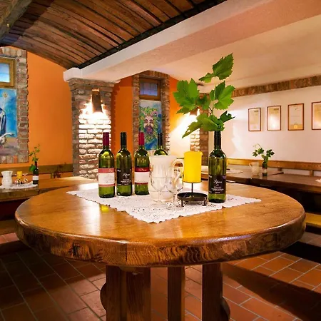 Maison d'hôtes Gostisce - Stari Hrast 3*