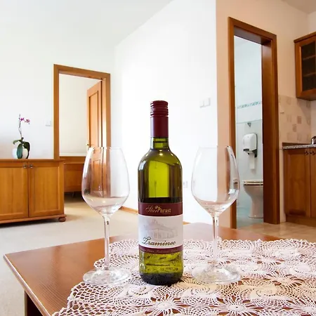 Gostisce - Stari Hrast 3*