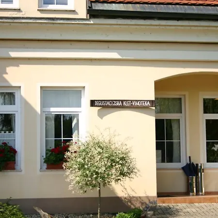 Gostisce - Stari Hrast