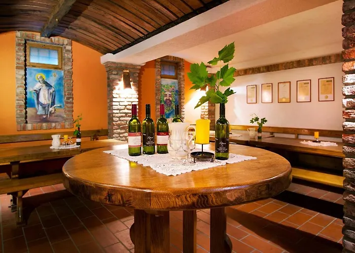 ゲストハウス Gostisce - Stari Hrast 3*